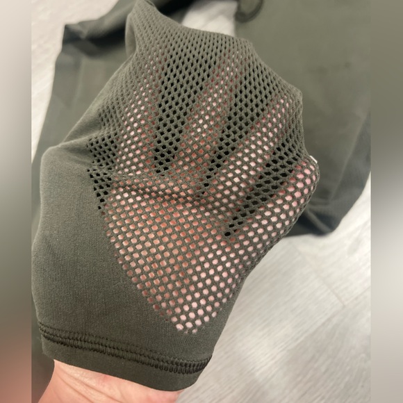 Lululemon olive leggings size 6 - Picture 3 of 4